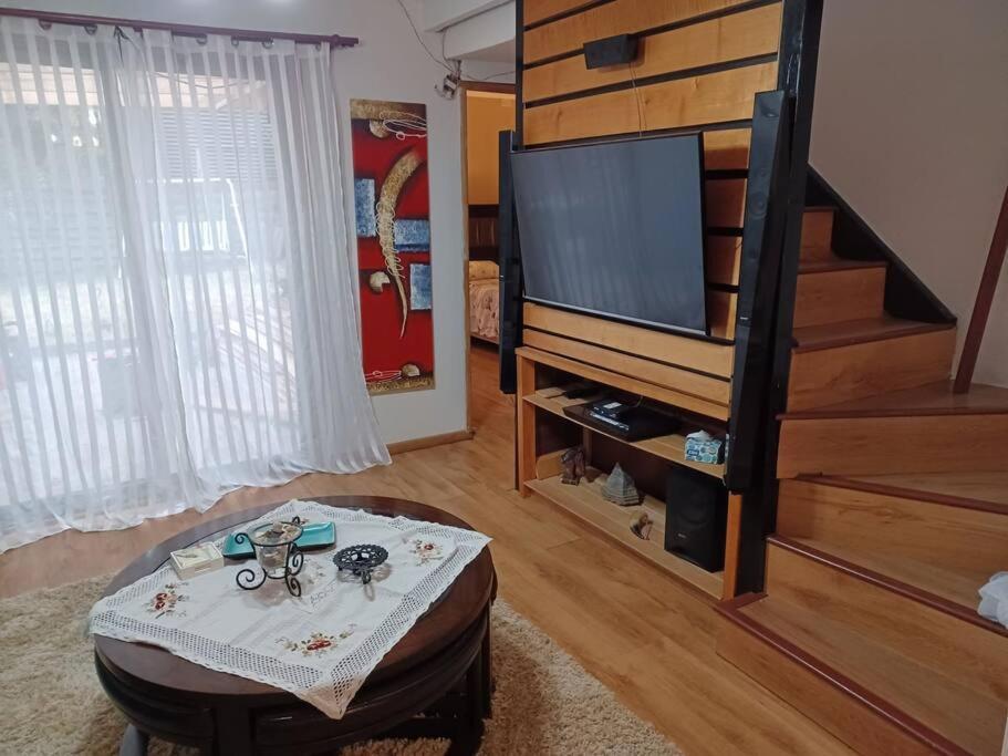 Casa A Pasos De La Plaza De Armas Y Ovejero Coyhaique